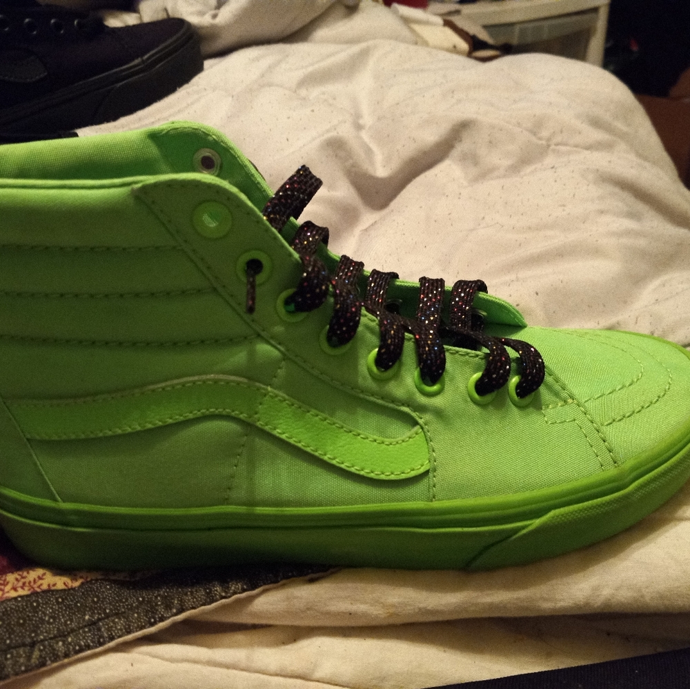 Custom Vans - Picture 3 of 3